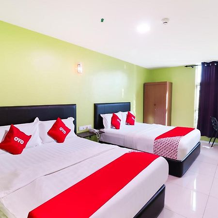 Oyo 89665 Royale City Hotel Sepang Exterior foto